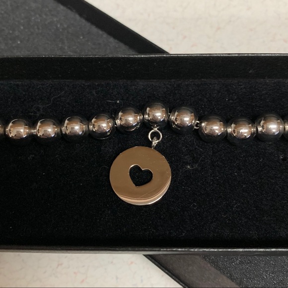 STAINLESS STEEL BEAD BRACELET W/HEART CHARM NIB - Picture 2 of 8